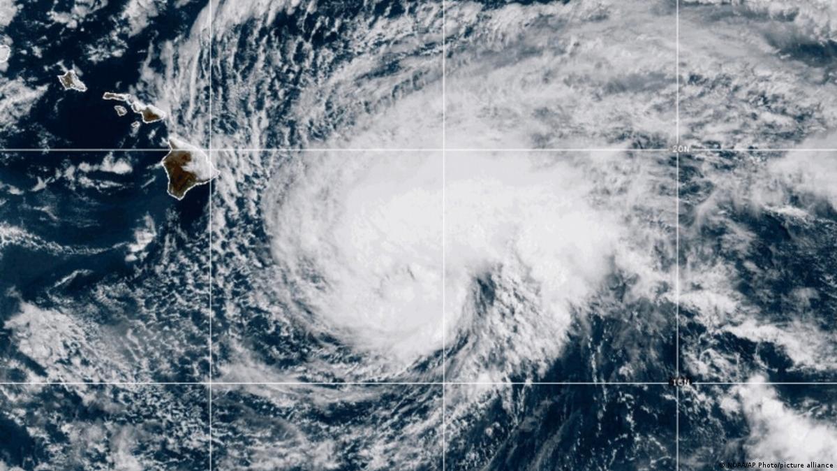 Building for Hurricanes: Structural Criteria, Aerodynamics and Roof Design in the Sea of Cortez